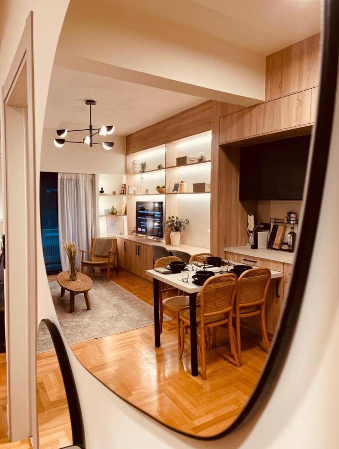 2 Bedroom Apt - Live Like A Local In Kolonaki Atina Dış mekan fotoğraf