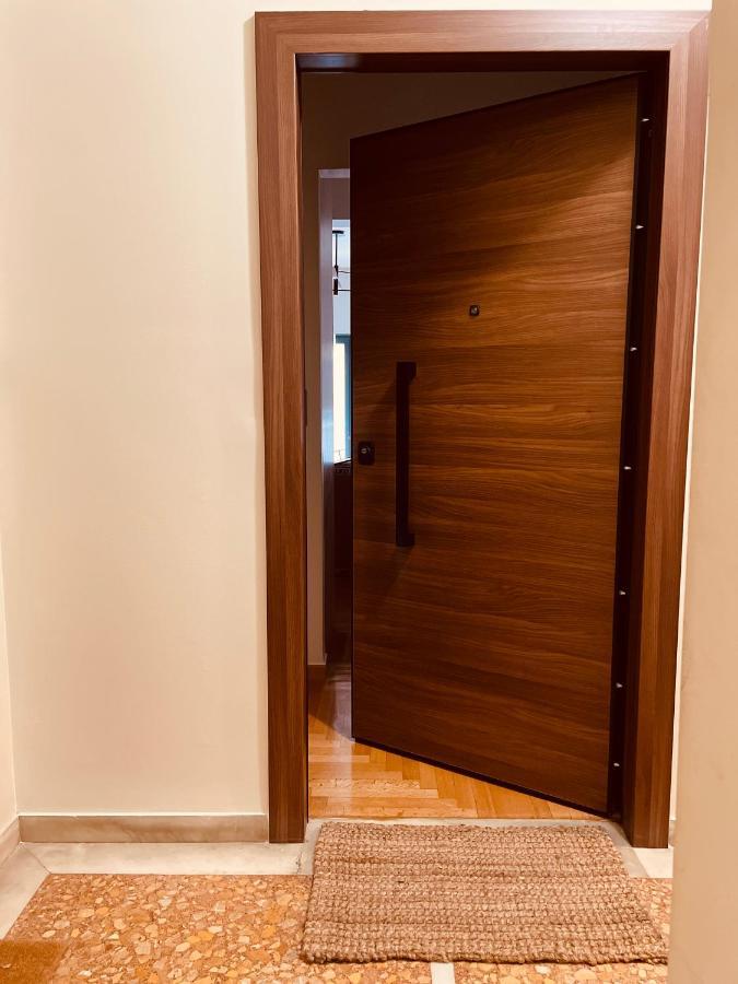 2 Bedroom Apt - Live Like A Local In Kolonaki Atina Dış mekan fotoğraf