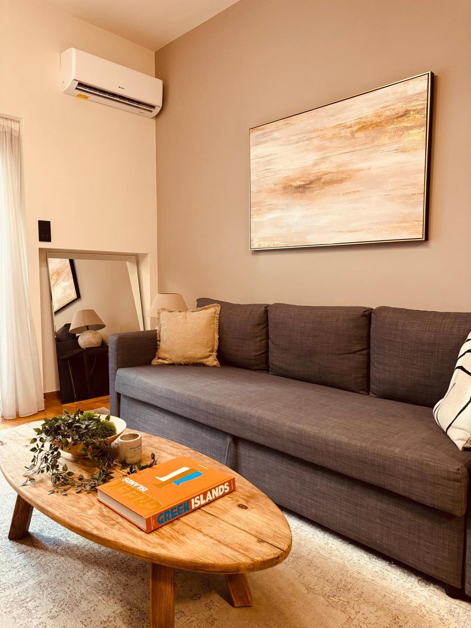 2 Bedroom Apt - Live Like A Local In Kolonaki Atina Dış mekan fotoğraf